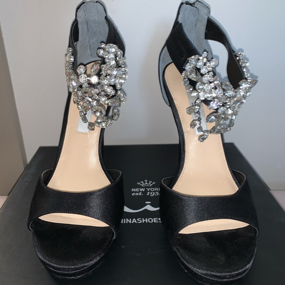 Nina Shoes | Fabiola Heels | Size 8